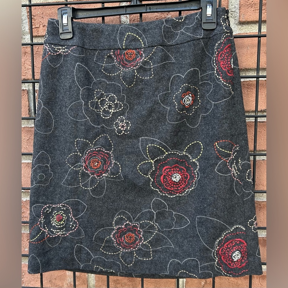 LOFT Dark Gray Floral Pencil Skirt - Picture 1 of 2
